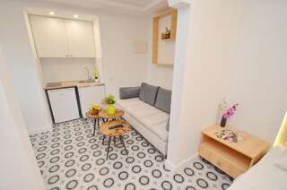 Апартаменты Apartments Lux S Тиват Апартаменты с видом на бассейн-7