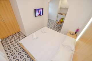 Апартаменты Apartments Lux S Тиват Апартаменты с видом на бассейн-9