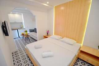 Апартаменты Apartments Lux S Тиват Апартаменты с видом на бассейн-10