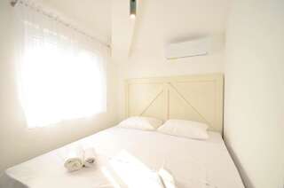 Апартаменты Apartments Lux S Тиват Номер-студио с кроватью размера "king-size"-3